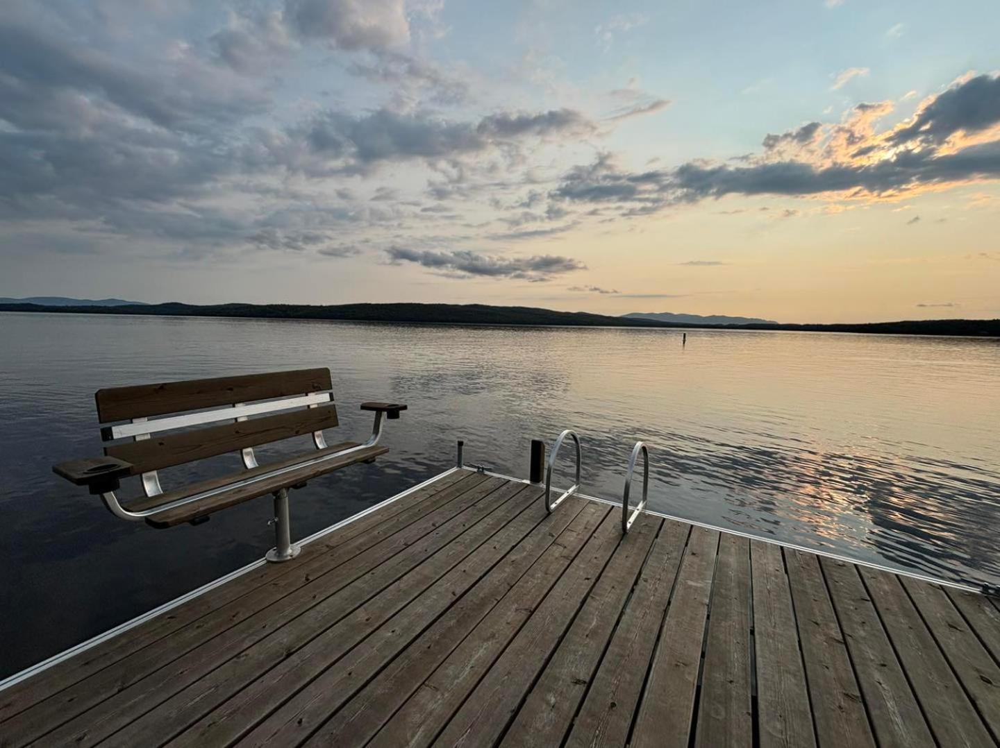 Estello Suites & Spa Lac-Mégantic Екстериор снимка