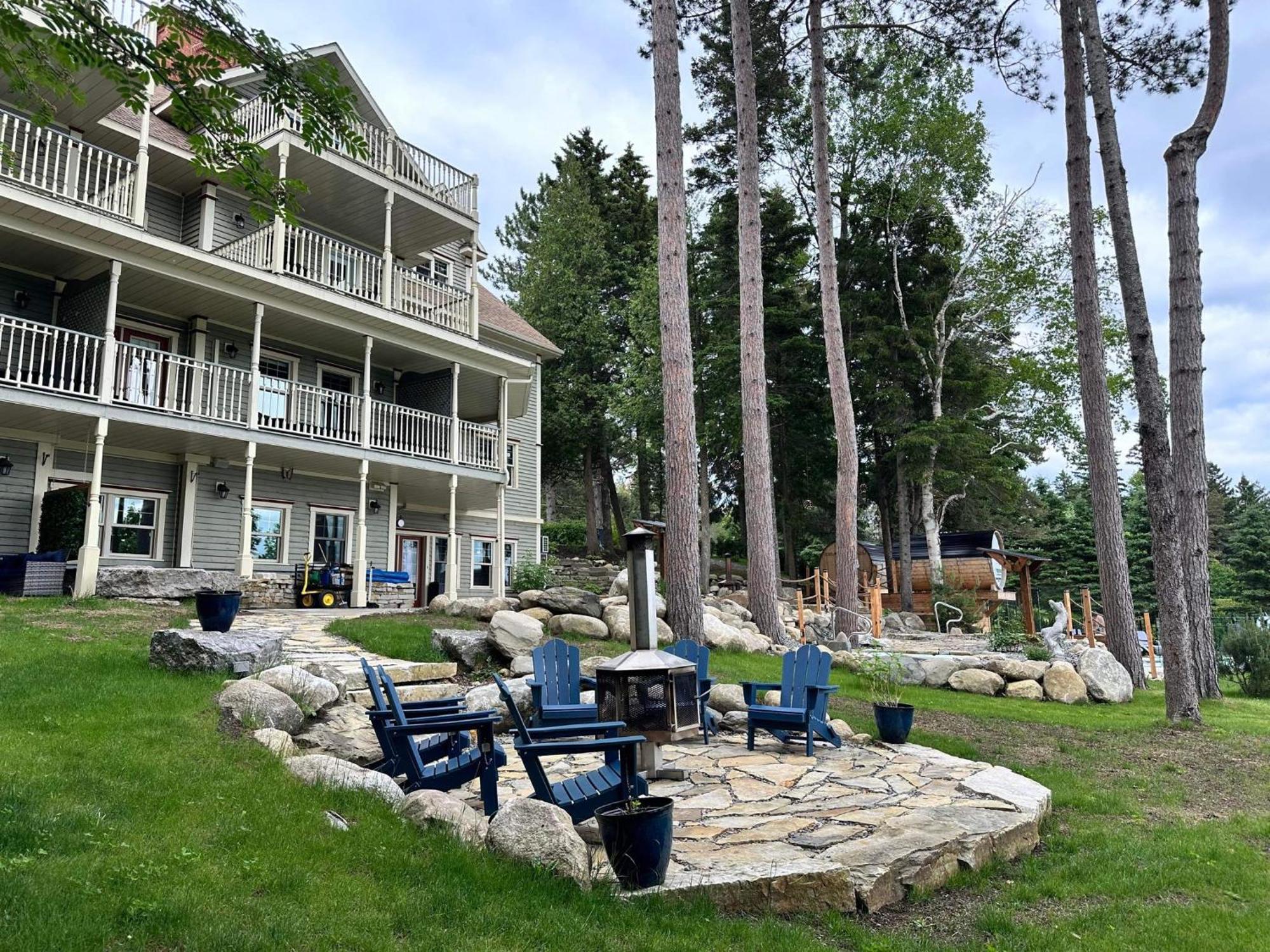 Estello Suites & Spa Lac-Mégantic Екстериор снимка