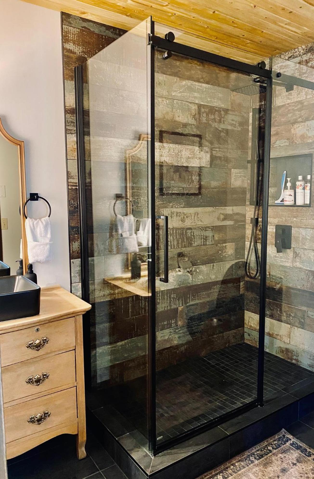Estello Suites & Spa Lac-Mégantic Екстериор снимка
